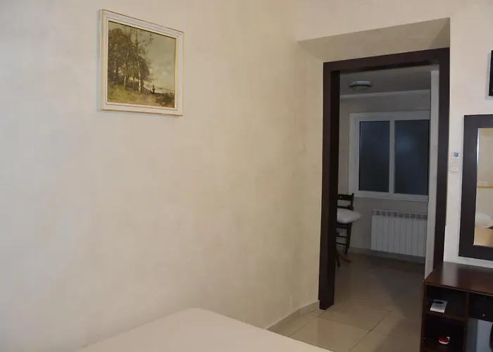 Carina בית הארחה