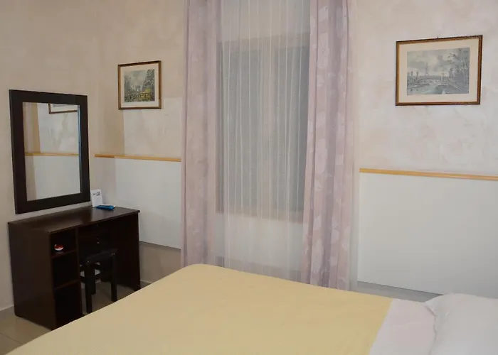 招待所 罗马卡里纳旅馆 4*